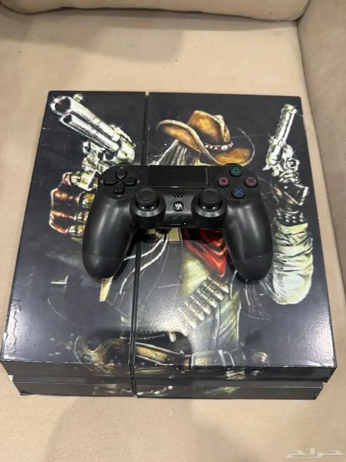 للبيع سوني 4 مع شريطين 1