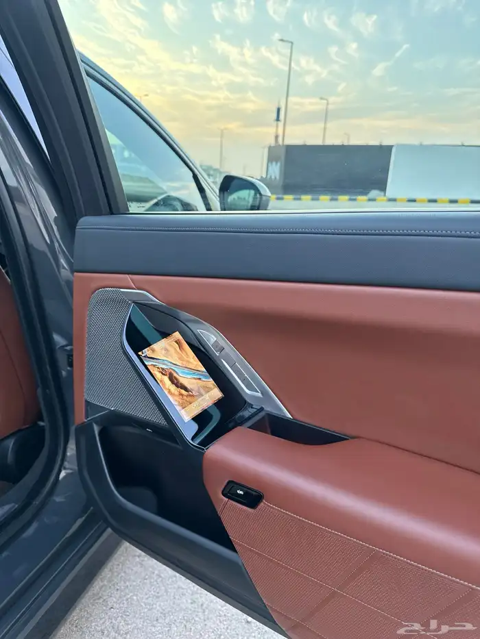 بي ام 2023 كت ام 735 16