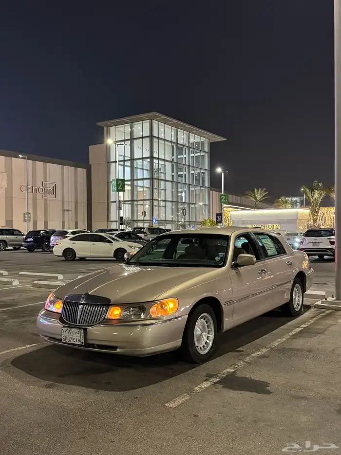 لينكون تاون كار 1998 1