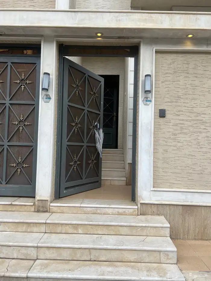 دور مفروش سنة دراسية 12