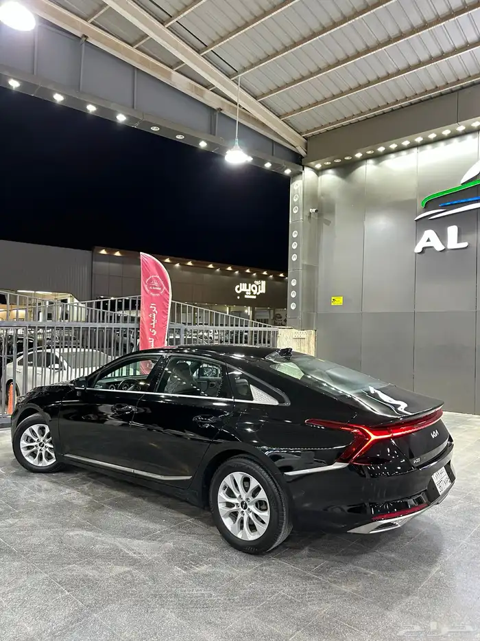 كيا K8 نص فل 2022 اسود لدى معرض(عبيد الرشيدي) 5