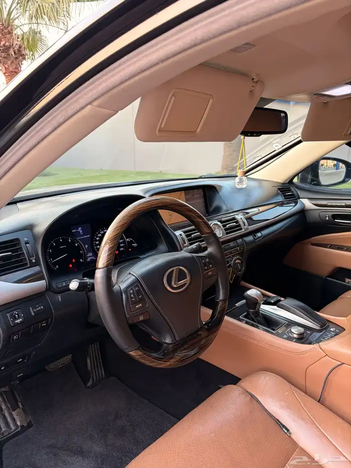 لكزس LS460L اسود 2013 نظيف جدا 7