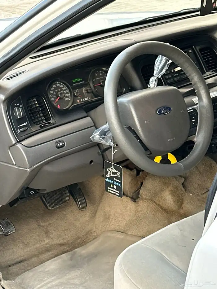 فورد كراون فاكتوريا 2011 6