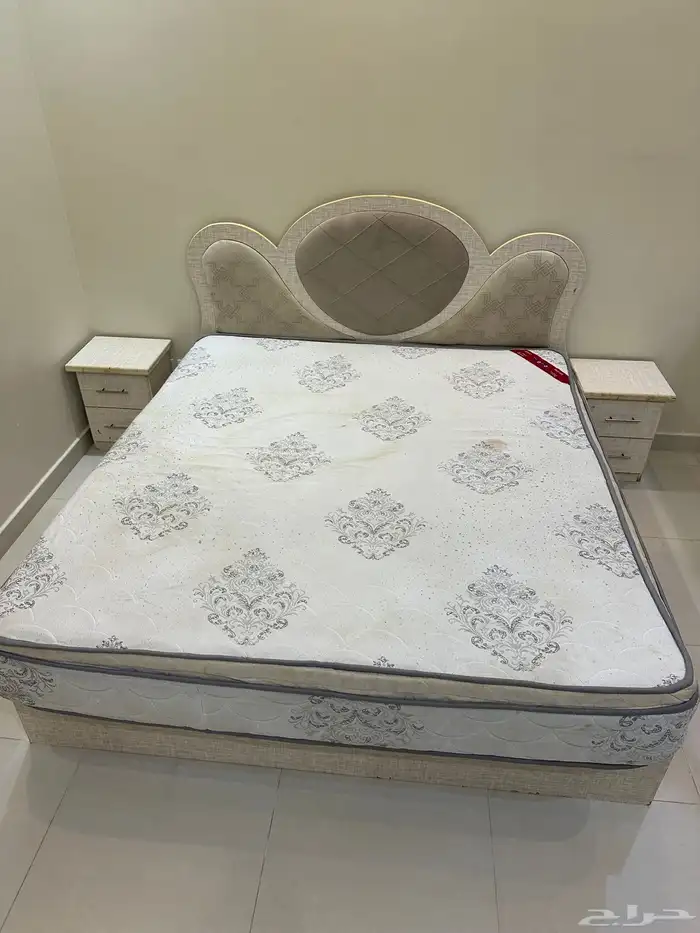 غرفة نوم و كنب مستخدم للبيع 0