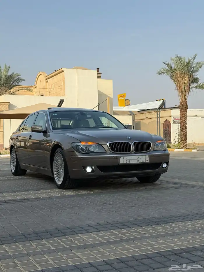 مالك اول مخزن بحالة الوكالة BMW730li 15