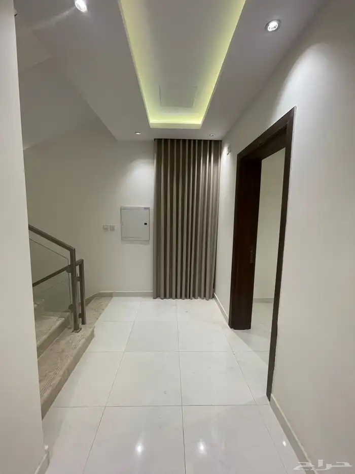 للإيجار فيلا المشرقية حي الجنادرية 14