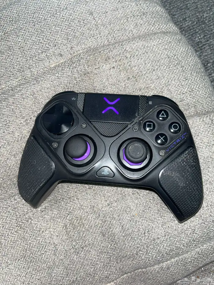 يد سوني مطورة من شركة VICTRIX 1