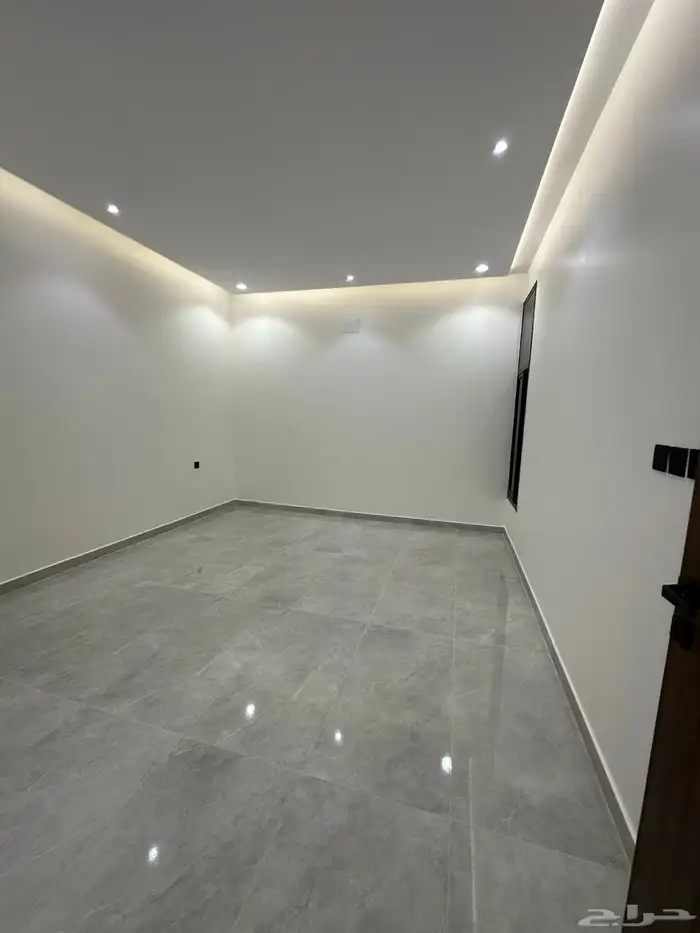 للبيع روفات فاخرة بحي مكتمل الخدمات حي الشفاء 12