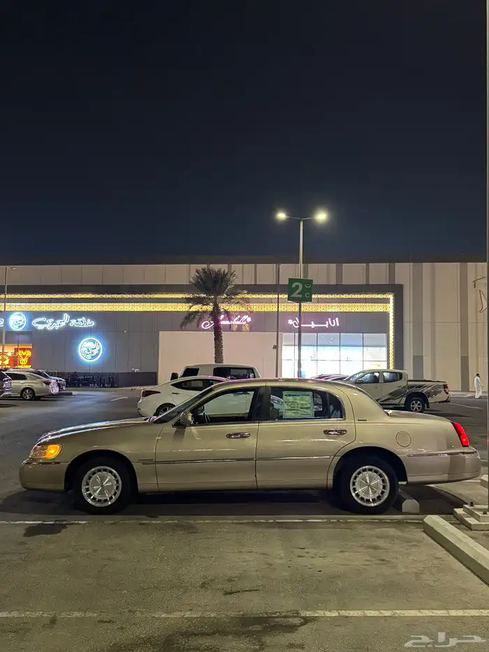 لينكون تاون كار 1998 2