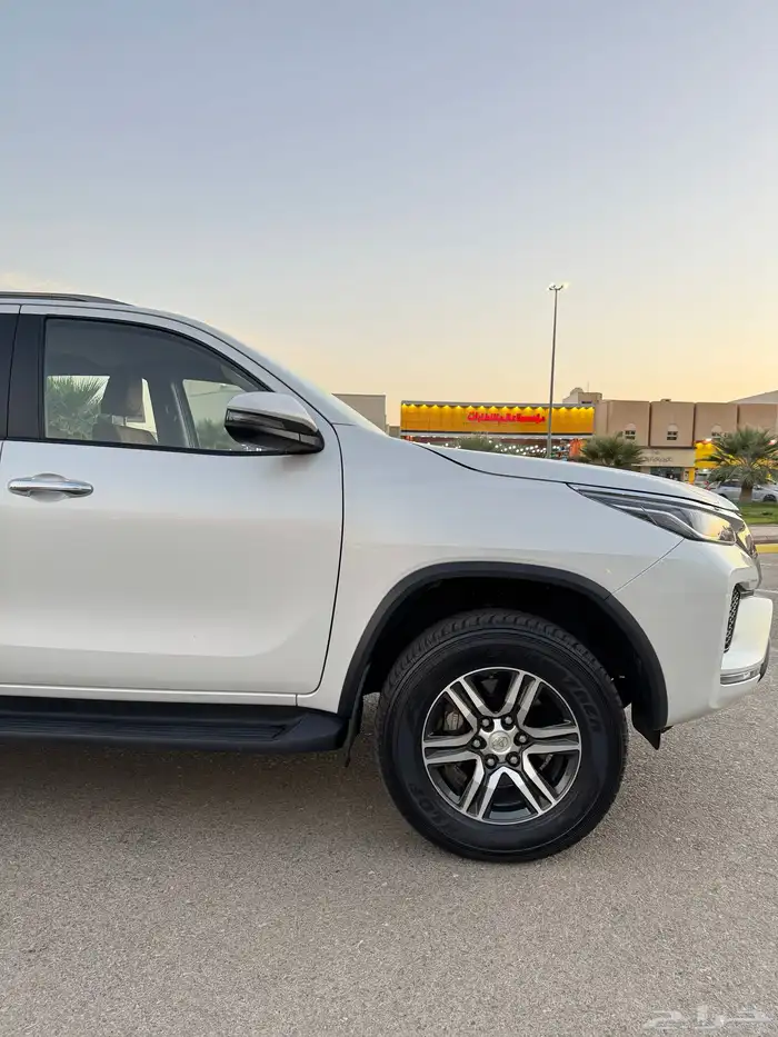 فورشنر 2023 6 سلندر VX سعودي 39