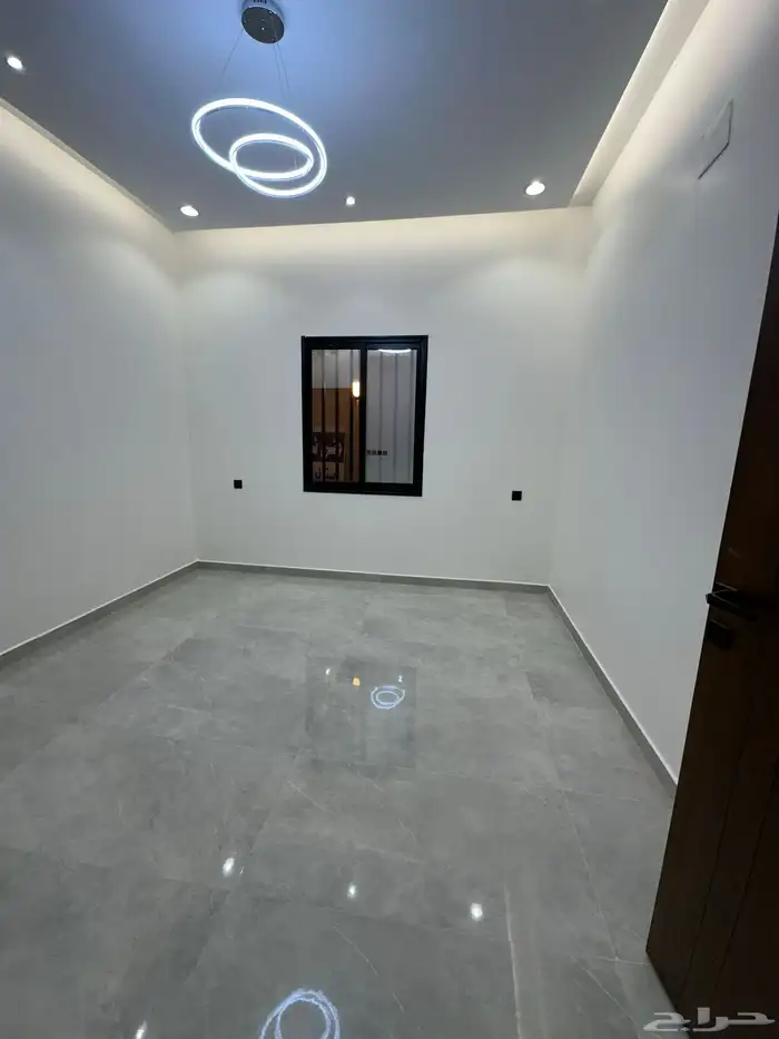 للبيع روفات فاخرة بحي مكتمل الخدمات حي الشفاء 3