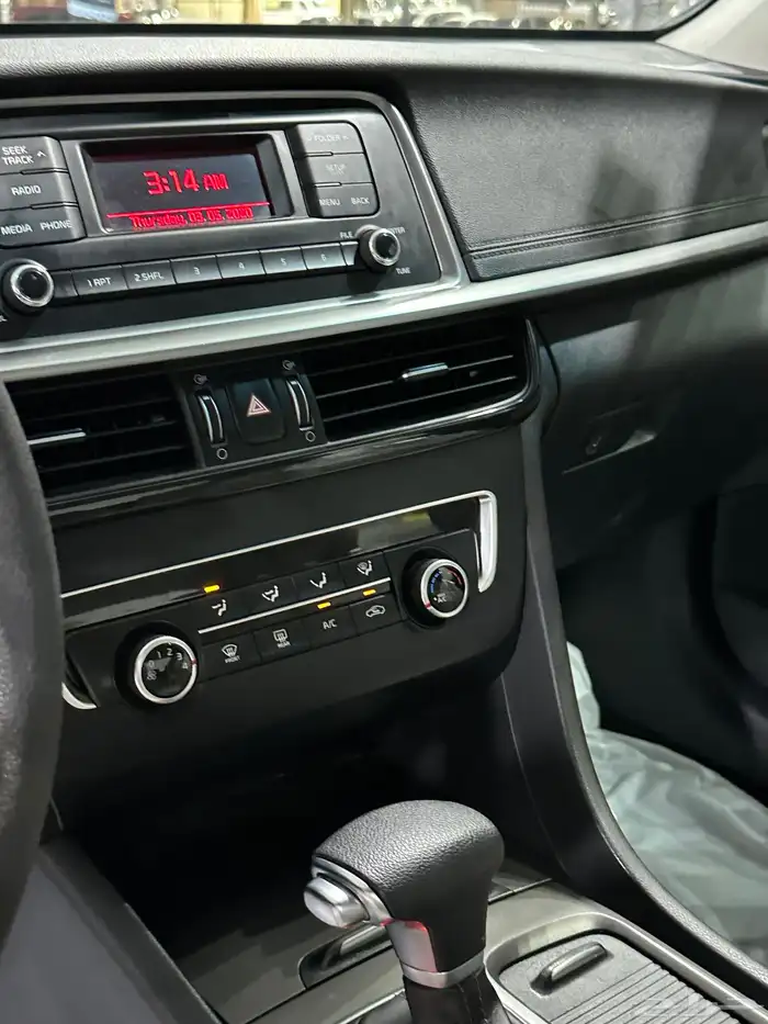 كيا اوبتيما 2020 لؤلؤي لدى معرض(عبيد الرشيدي) 27