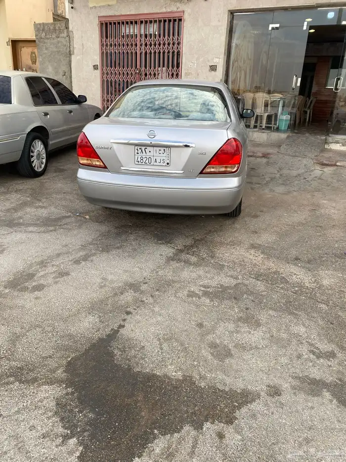 سيارة نيسان صني 6