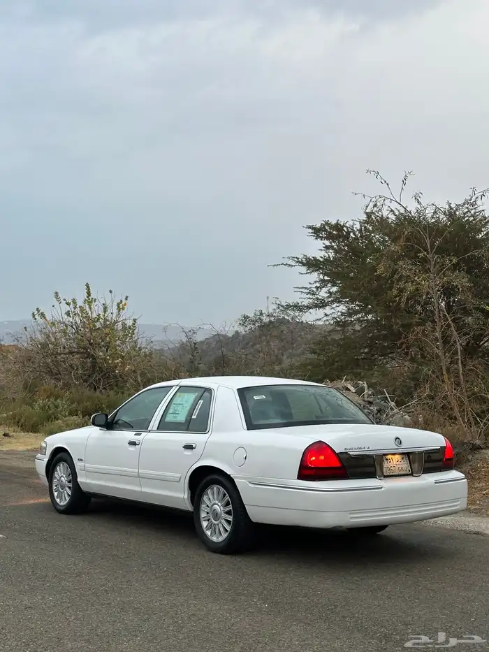 فورد جراند ماركيز 2011 نظييف شرط 3