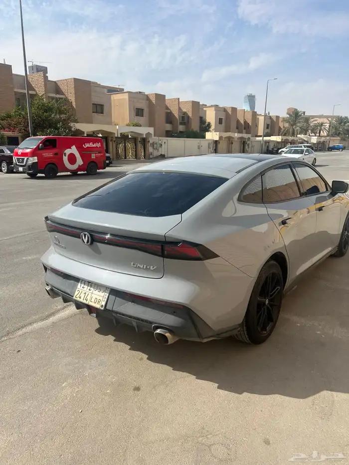 شانجان UNI V 8