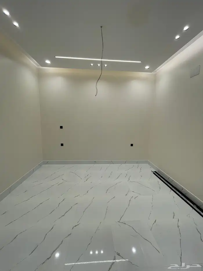 للبيع دور تمليك ارضي بمدخل سياره تشطيب ممتاز ابها حي الزهور 18