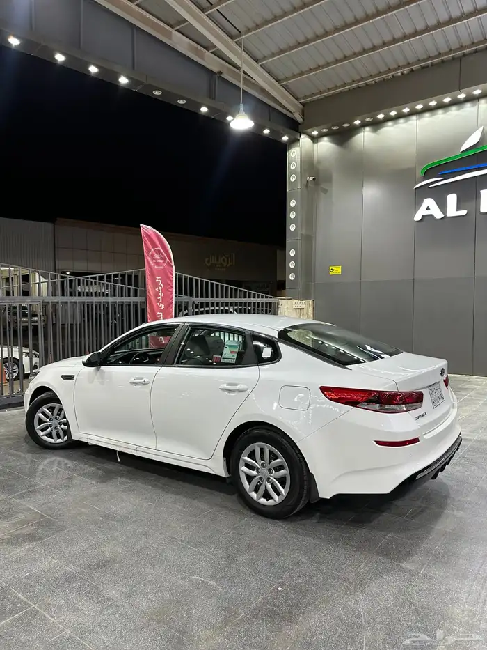 كيا اوبتيما 2020 لؤلؤي لدى معرض(عبيد الرشيدي) 6