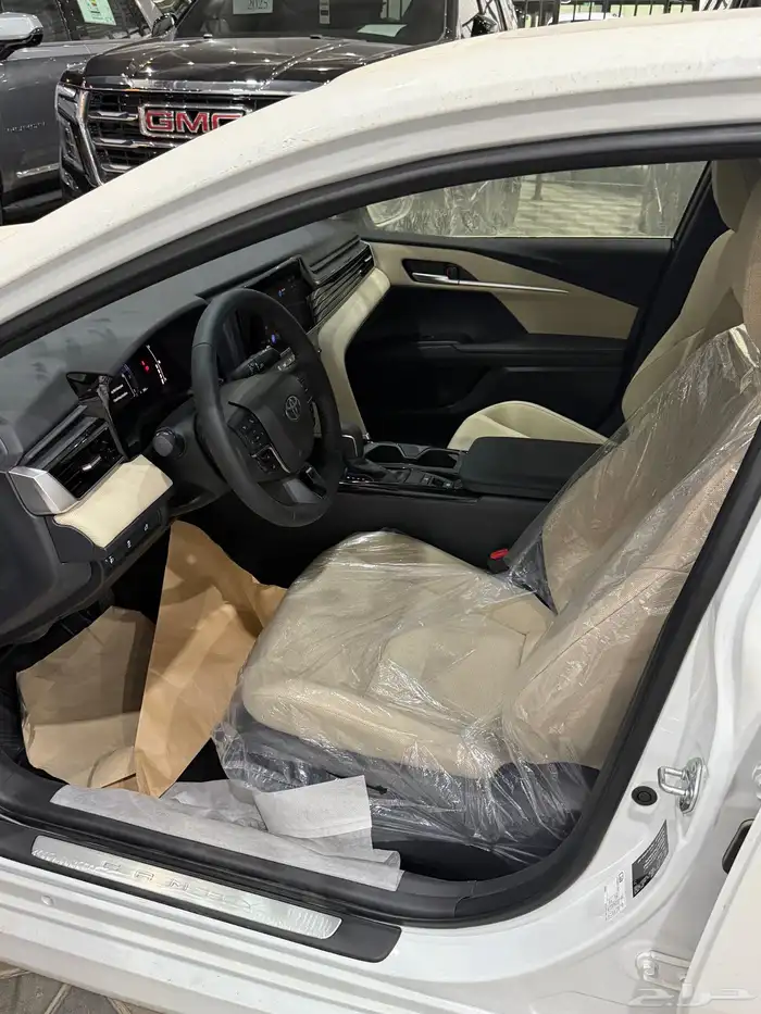 كامري 2025-LEنص فل بنزين خليجي عرض خاص 6