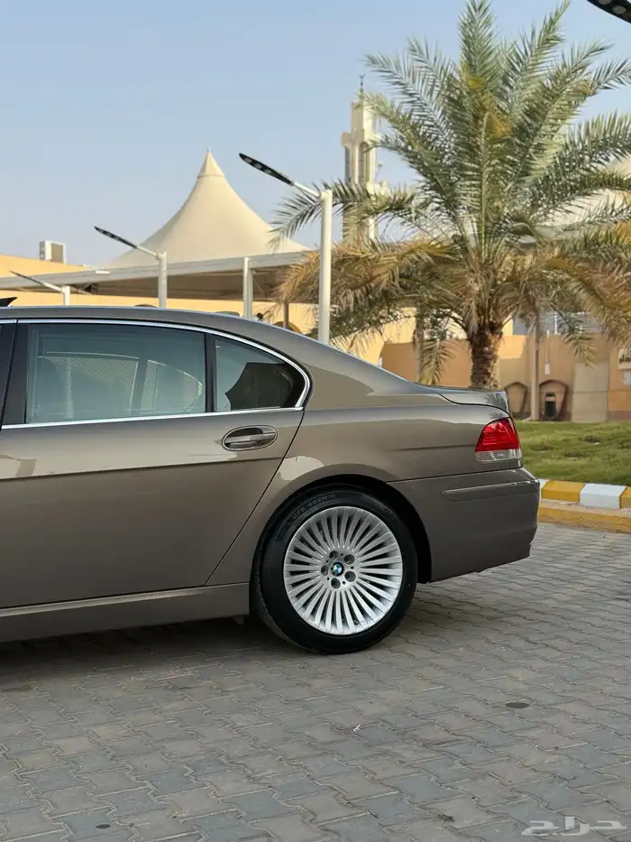 مالك اول مخزن بحالة الوكالة BMW730li 3