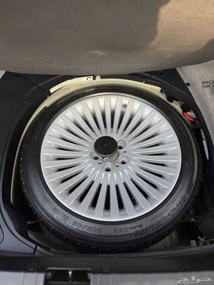 مالك اول مخزن بحالة الوكالة BMW730li 35