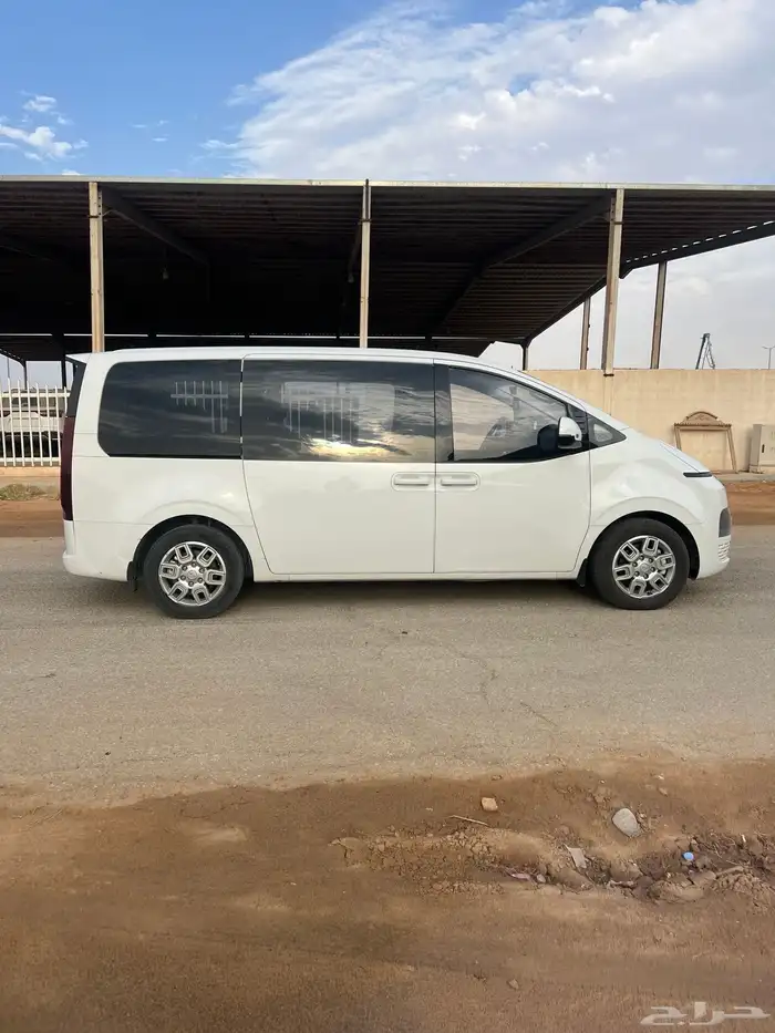 فان هونداي ستاريا 5