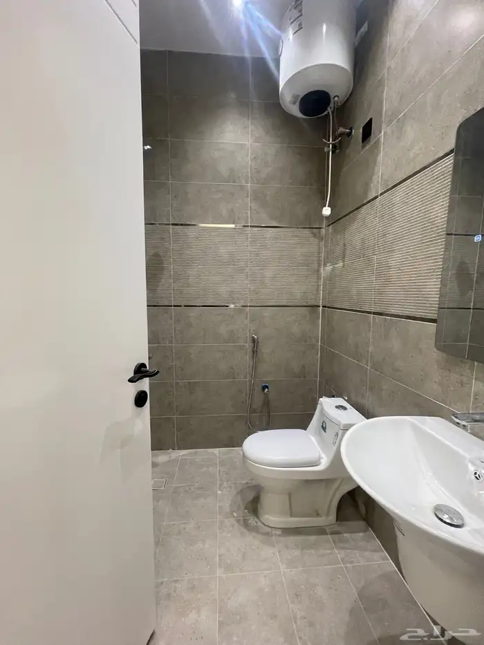 للبيع شقه علويه بسطح ومصعد جاهز 480 الف ابها ح البديع 11