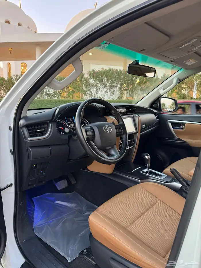 فورشنر 2023 6 سلندر VX سعودي 52