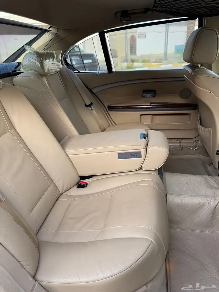 مالك اول مخزن بحالة الوكالة BMW730li 32