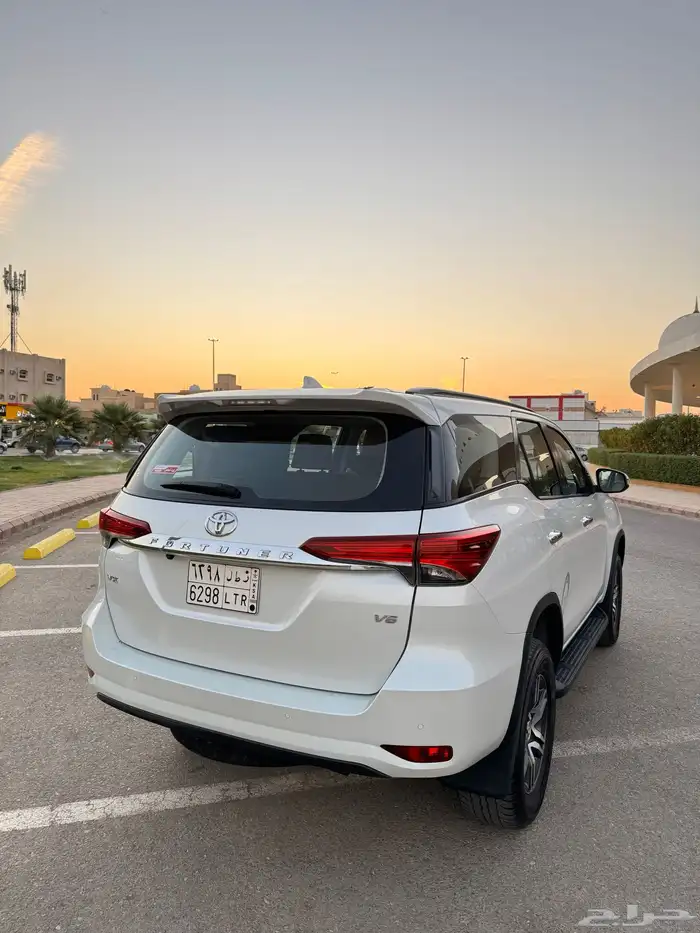 فورشنر 2023 6 سلندر VX سعودي 18