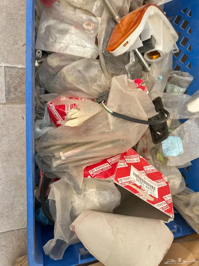 قطع غيار تايوتا قديم واكسسوارات(تم البيع) 1