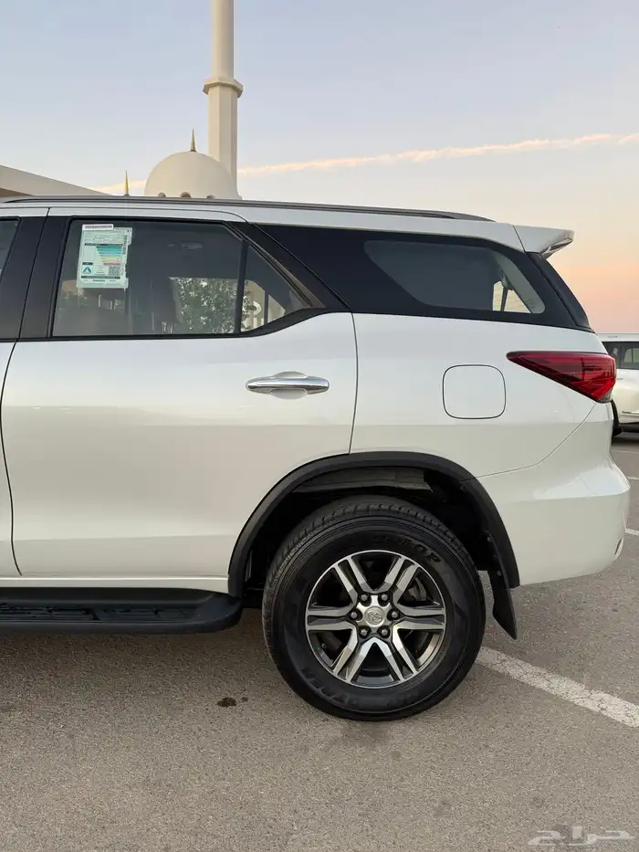 فورشنر 2023 6 سلندر VX سعودي 40