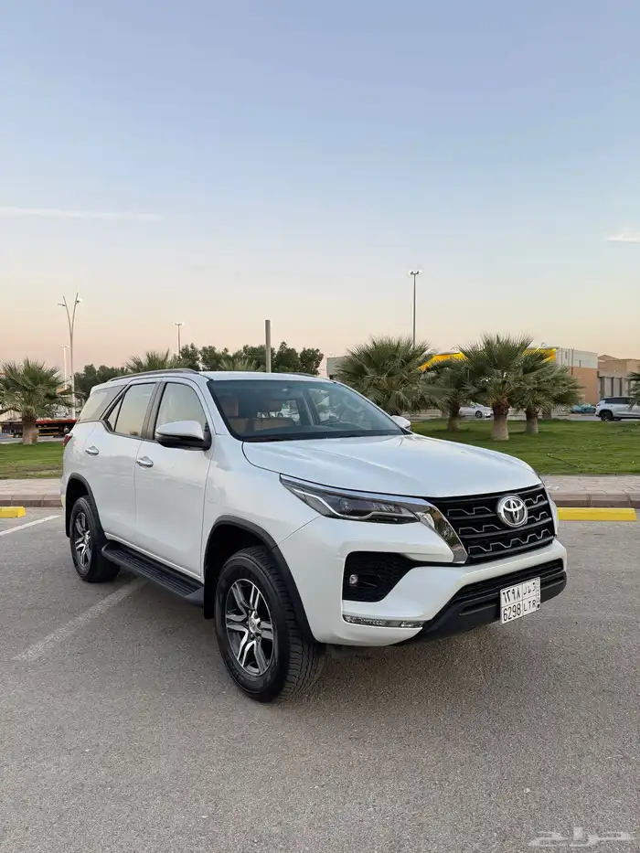 فورشنر 2023 6 سلندر VX سعودي 9