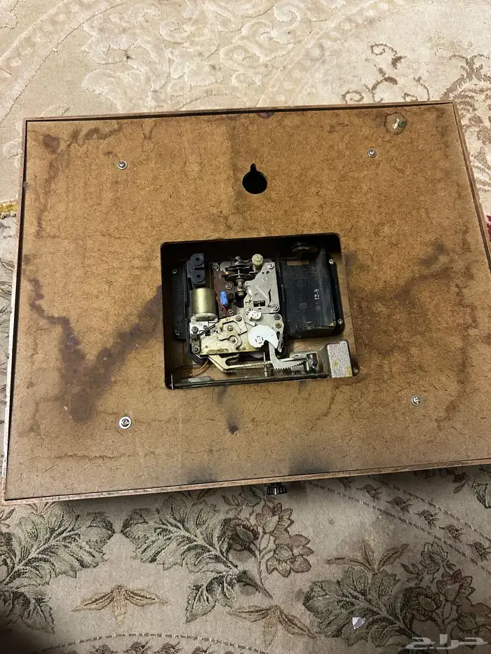 ساعة تراث يبانية ماركة RHYTHM 9