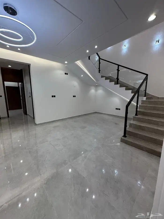 للبيع روفات فاخرة بحي مكتمل الخدمات حي الشفاء 11