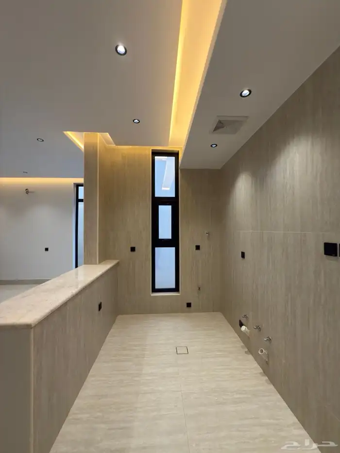 للبيع فلل مودرن بتصميم عصري ابها حى الزهور طريق المحاله ب 45