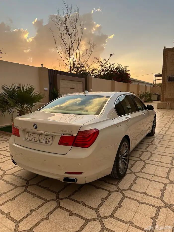 بي ام دبليو الفئة السابعة 2012 6