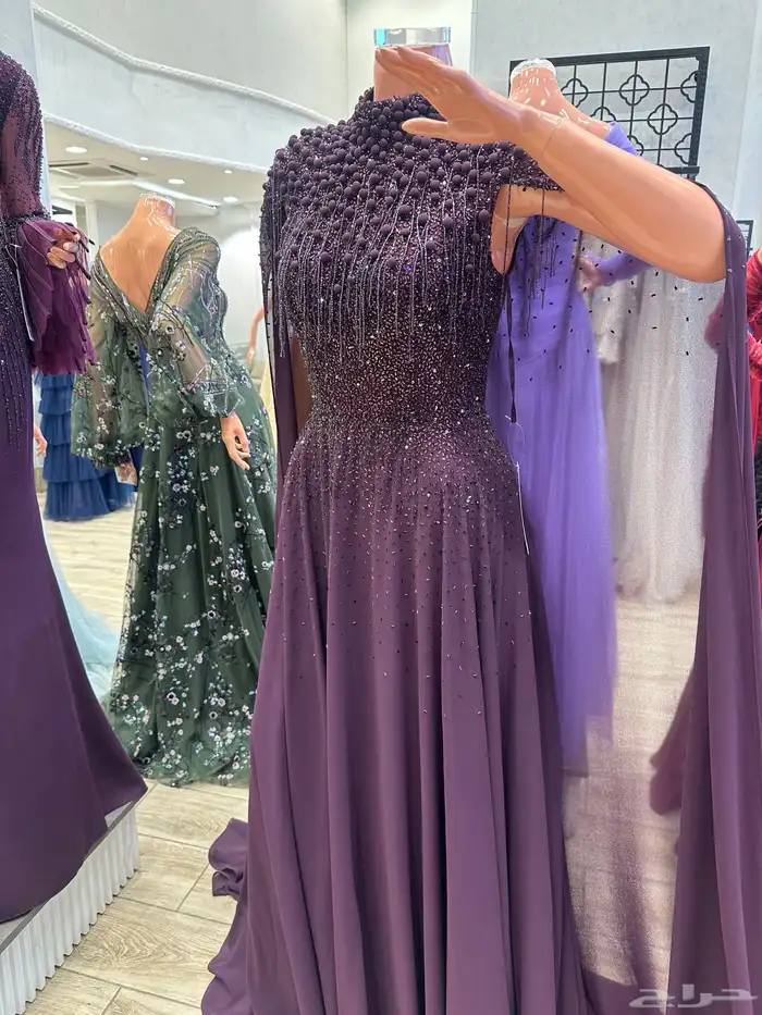 فستان شريته استخدام 4ساعات مره وحده يلبس mوL ب 1100 0