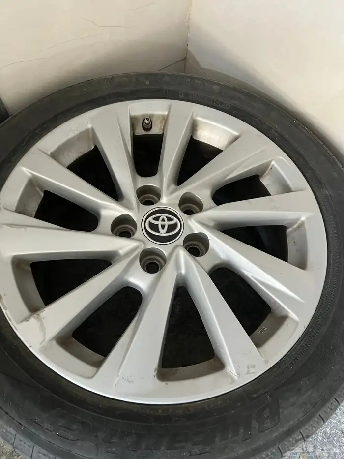 جنط كامري سليمه و اصلي وكاله اسبير 0