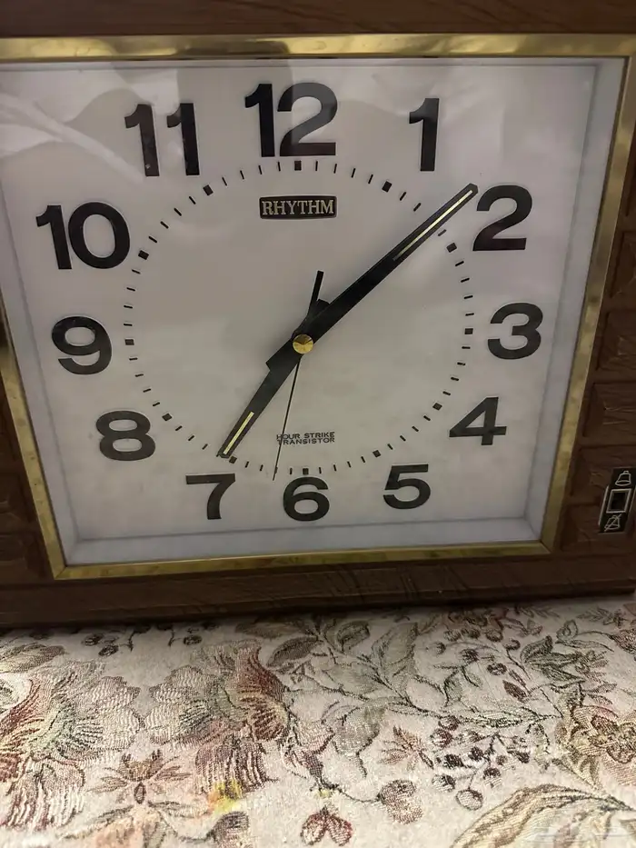 ساعة تراث يبانية ماركة RHYTHM 7