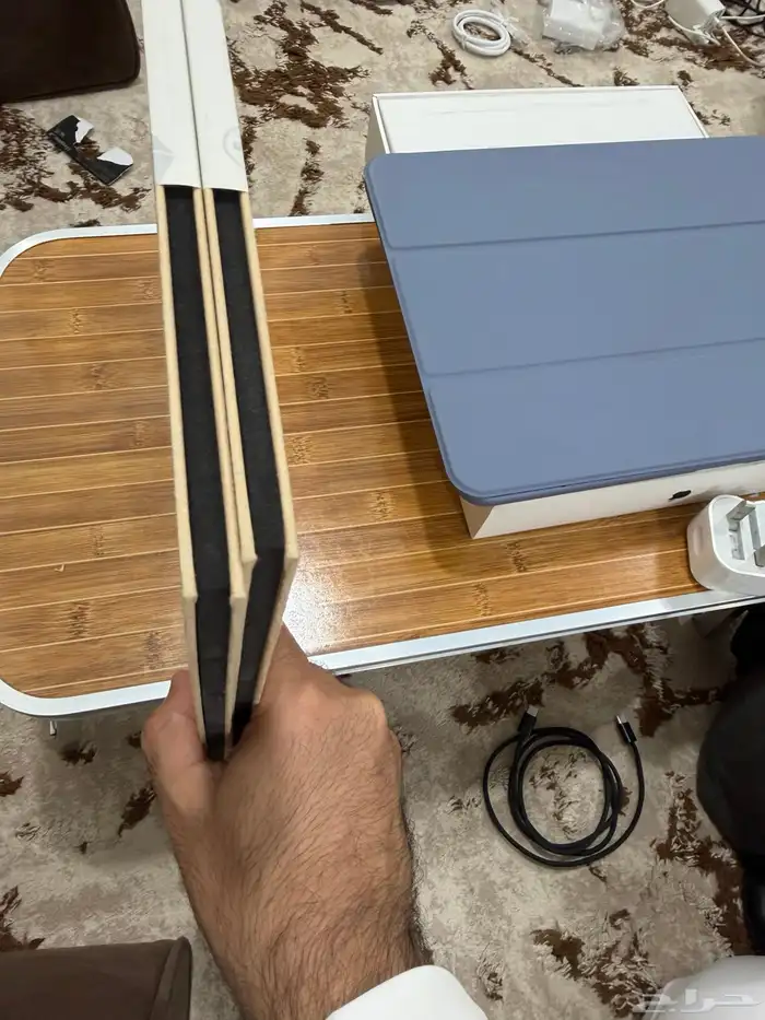ايباد برو M4 13inch مع كيبورد وقلم 1