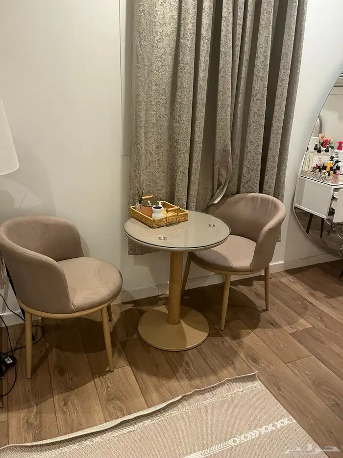 اثاث نظيف ويوجد بيع اشتراك في نادي مكه يارد للشخصين 0