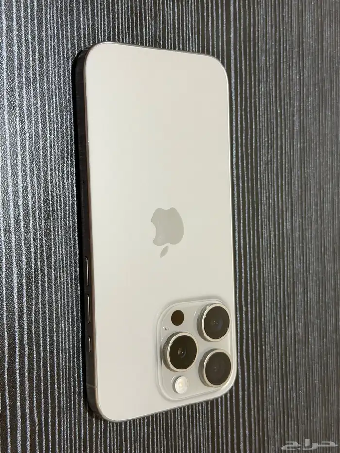 ايفون 15 برو 1