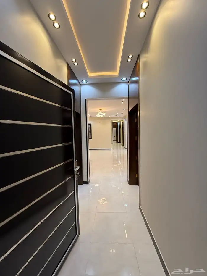 للبيع روف علوي بدرج خارجى بموقع مميز ومكتمل الخدمات بالموسى 4