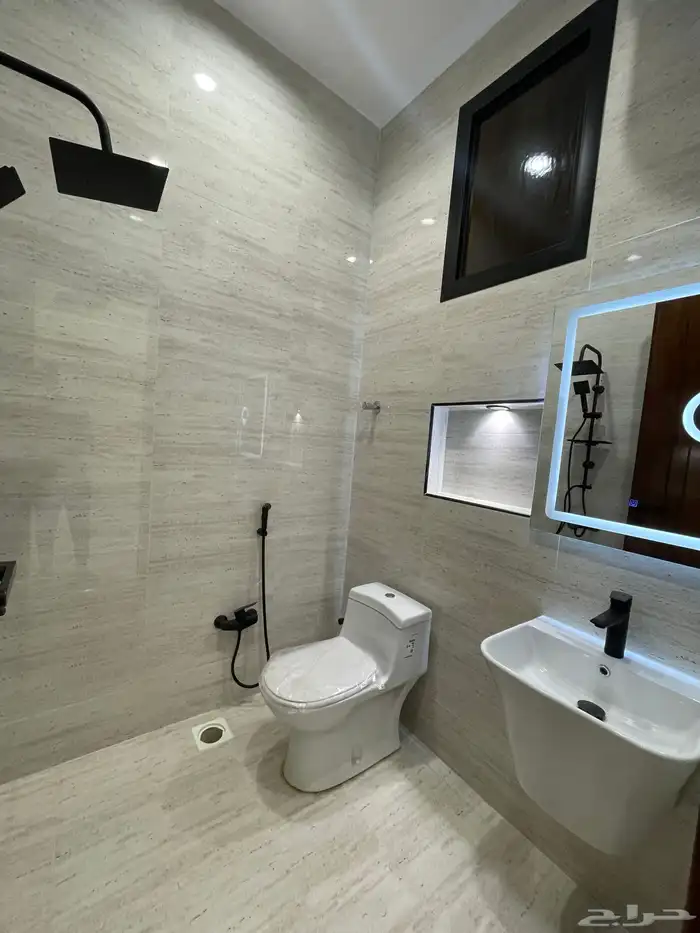 للبيع دور تمليك ارضي بمدخل سياره تشطيب ممتاز ابها حي الزهور 19