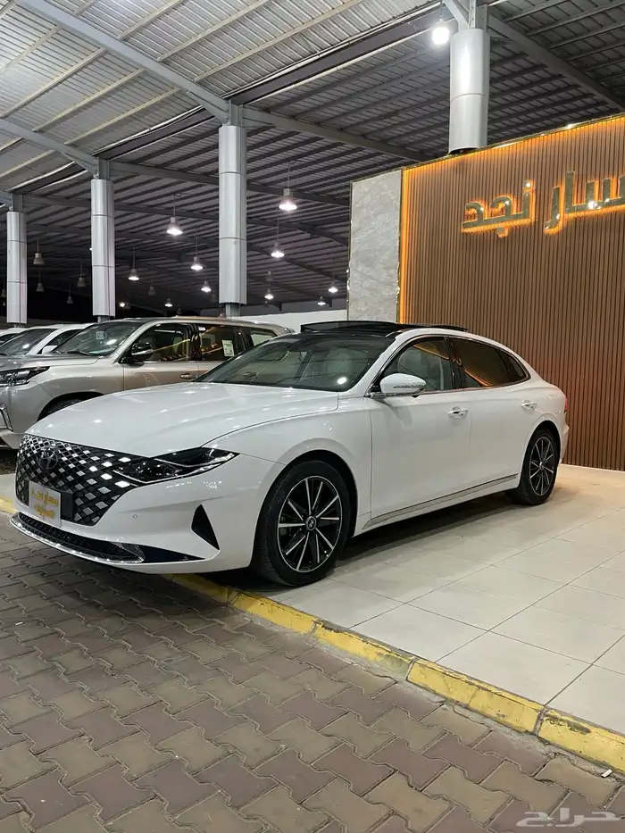 ازيرا موديل 2023فل كامل V4 4