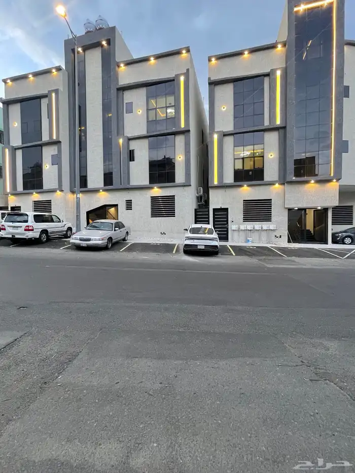 للبيع شقه علويه بسطح ومصعد جاهز 480 الف ابها ح البديع 0