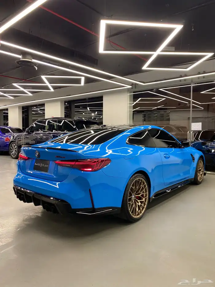 بي ام دبليو M4 CS 8