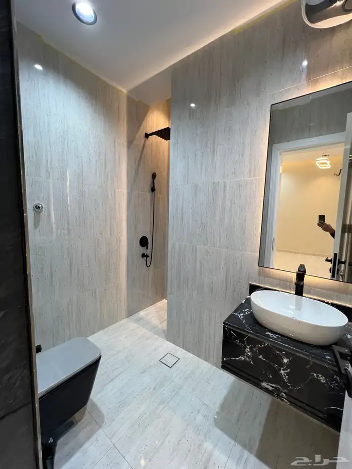 للبيع شقة علويه نظام دور من 6 غرف وسطح خاص بالخميس 500 الف 14