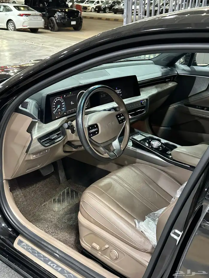 كيا K8 نص فل 2022 اسود لدى معرض(عبيد الرشيدي) 20