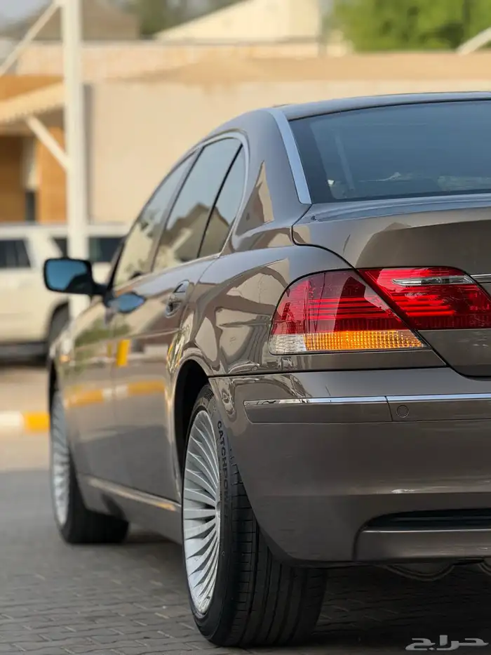 مالك اول مخزن بحالة الوكالة BMW730li 4